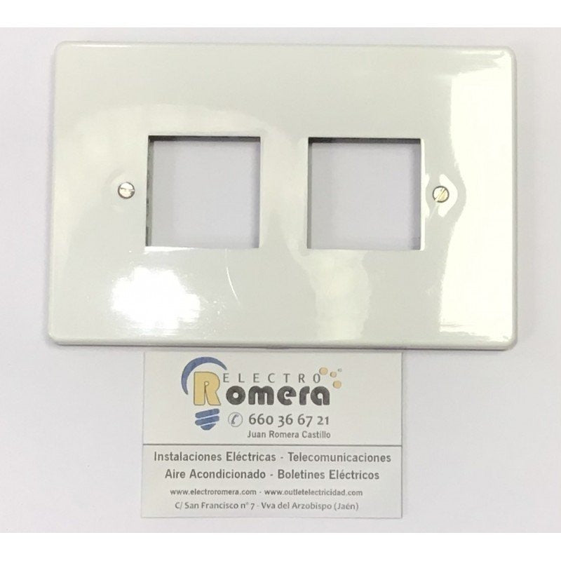 Placa ancha para 4 mecanismos BJC serie Lineal blanca