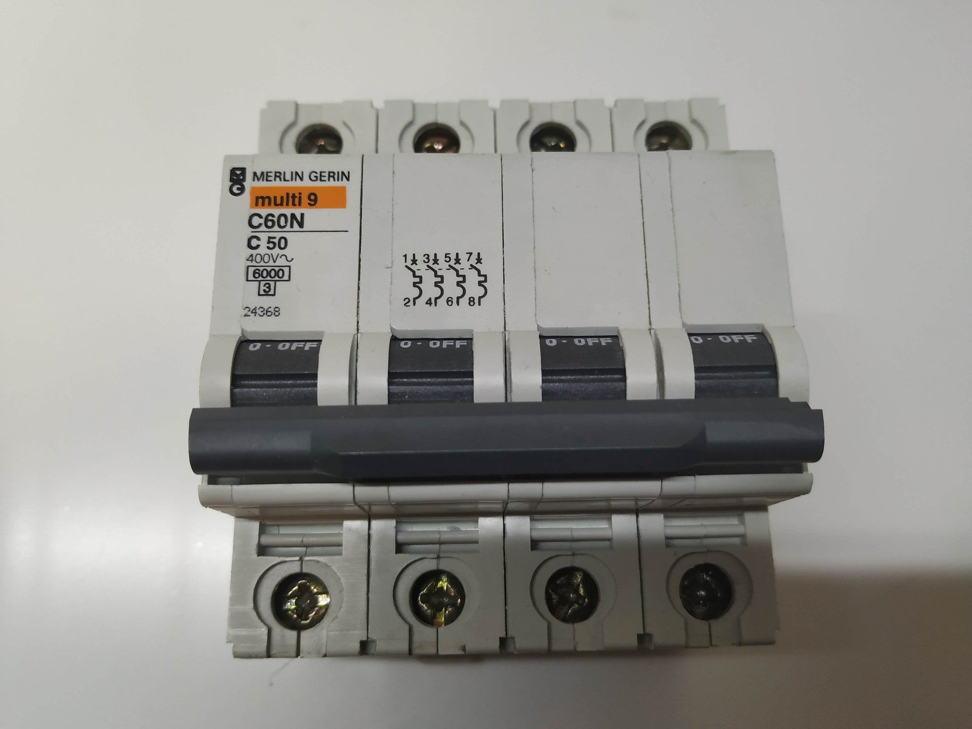 Magnetotérmico C60N 4P 1 A curva C