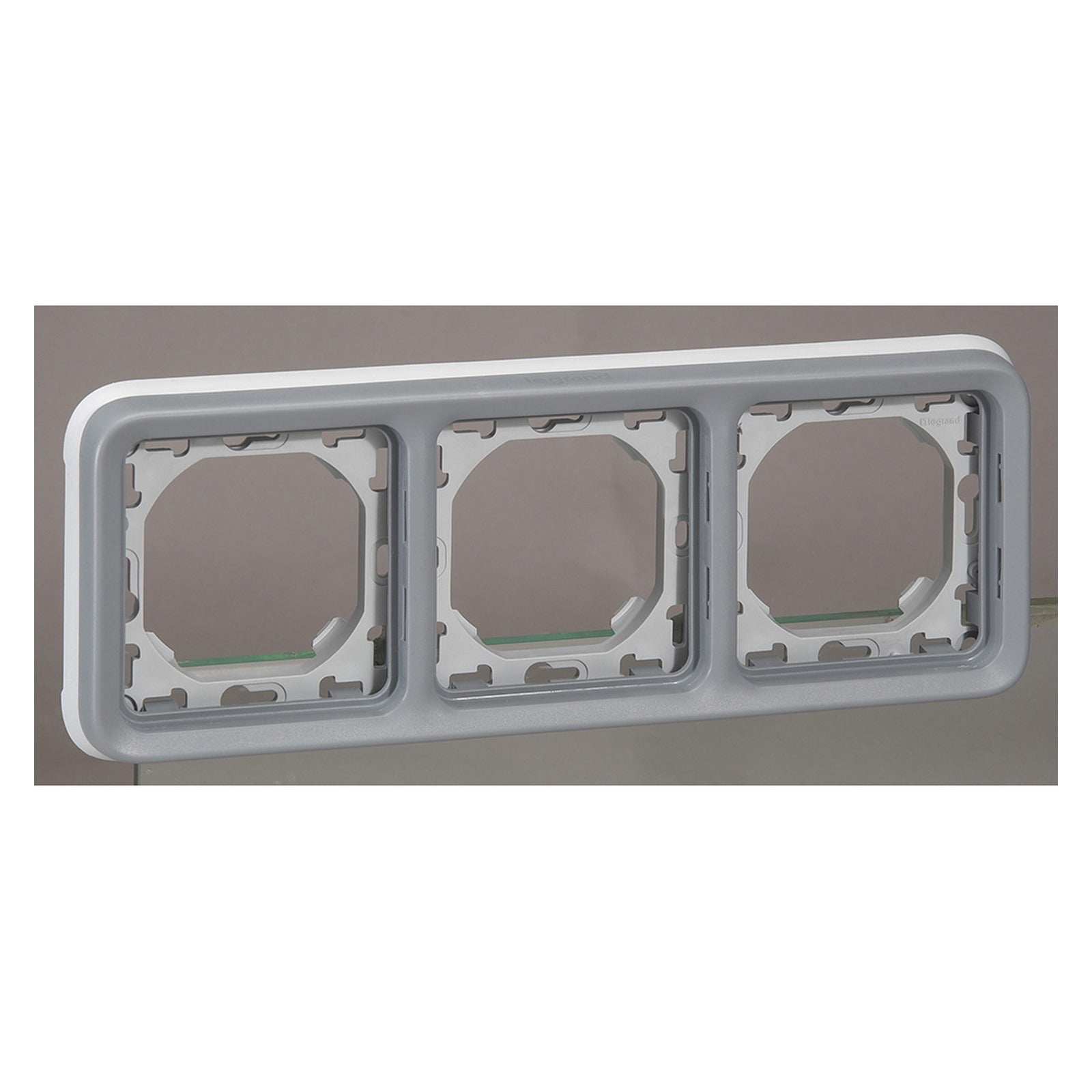 Marco de empotrar Legrand Plexo gris, 3 elementos - referencia 069687