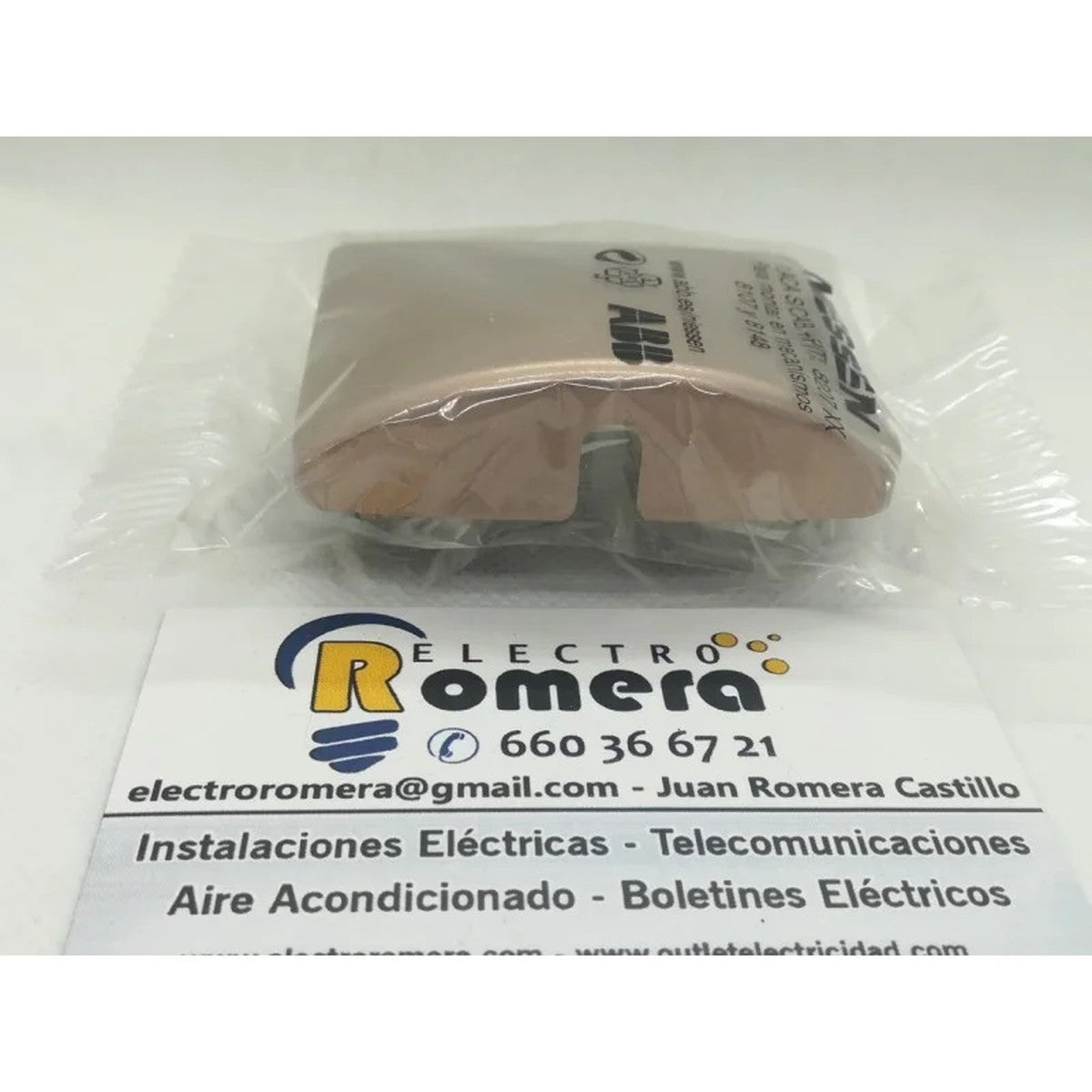 Tapa para salida de cables Niessen Arco champán – Ref. 8207-CH