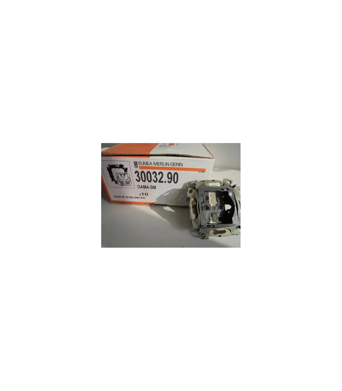 Base 2p gama sm Schneider Electric 30032.90