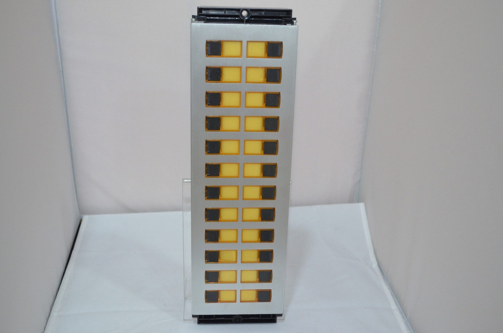 Botonera de 24 pulsadores Golmar C-24