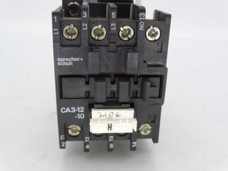 Contactor de 12 A con contactos 1NA y 1NC y bobina de 230 V